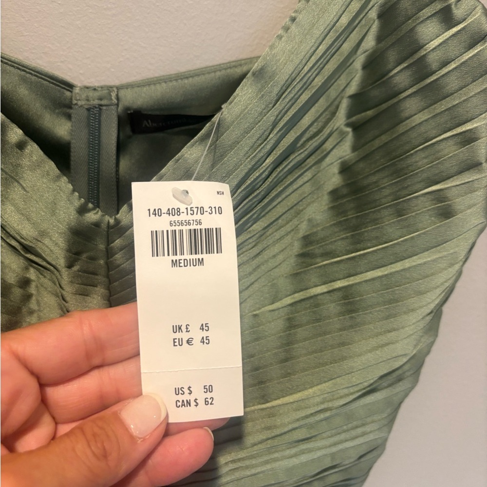Women's Satin Sage Green Pleated Crop Top Abercrombie & Fitch - Size Medium NWT - Picture 3 of 9